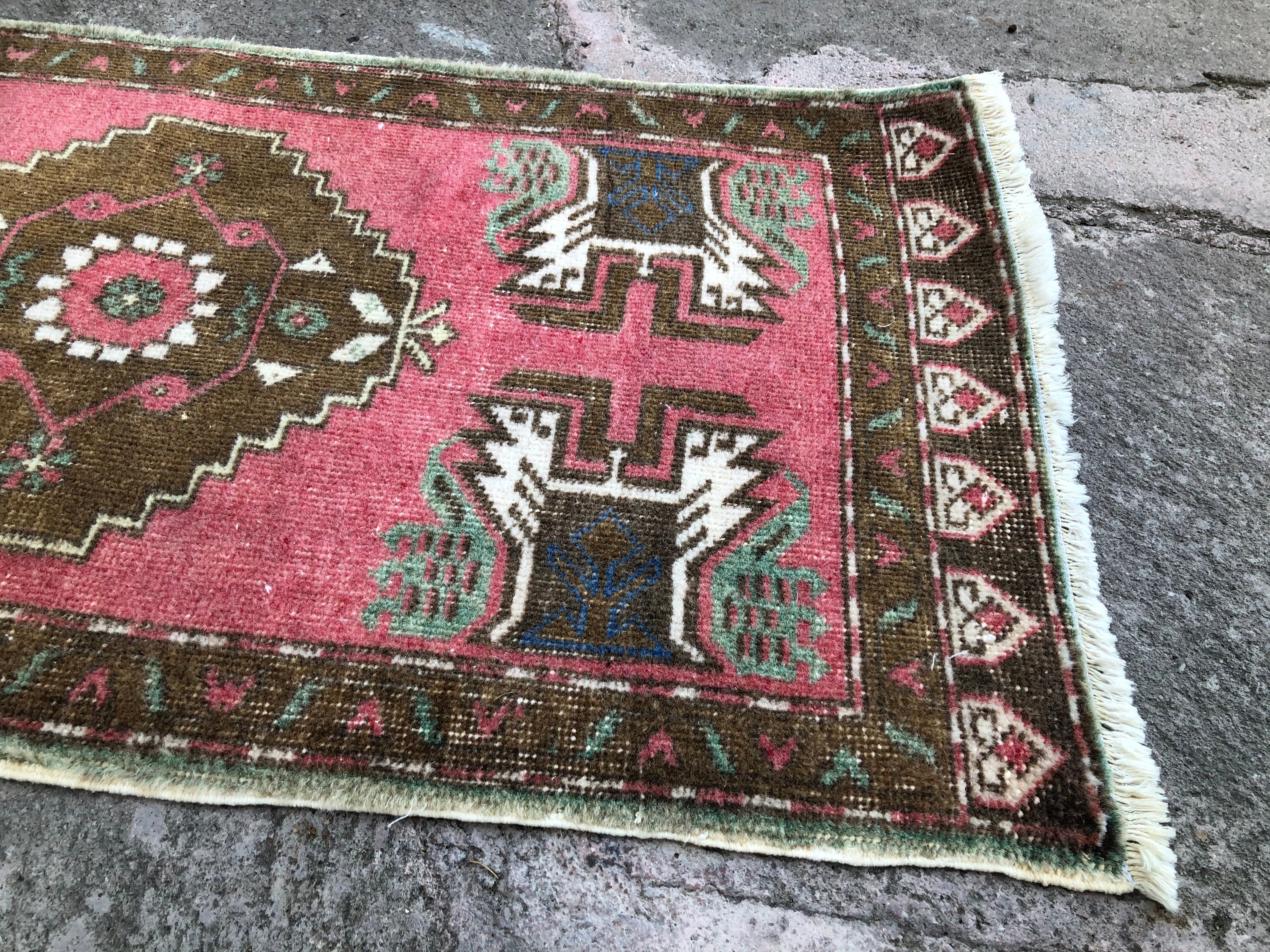 Vintage Turkish Oushak Rug: Small Wool Anatolian Mat (1'9x3'5)