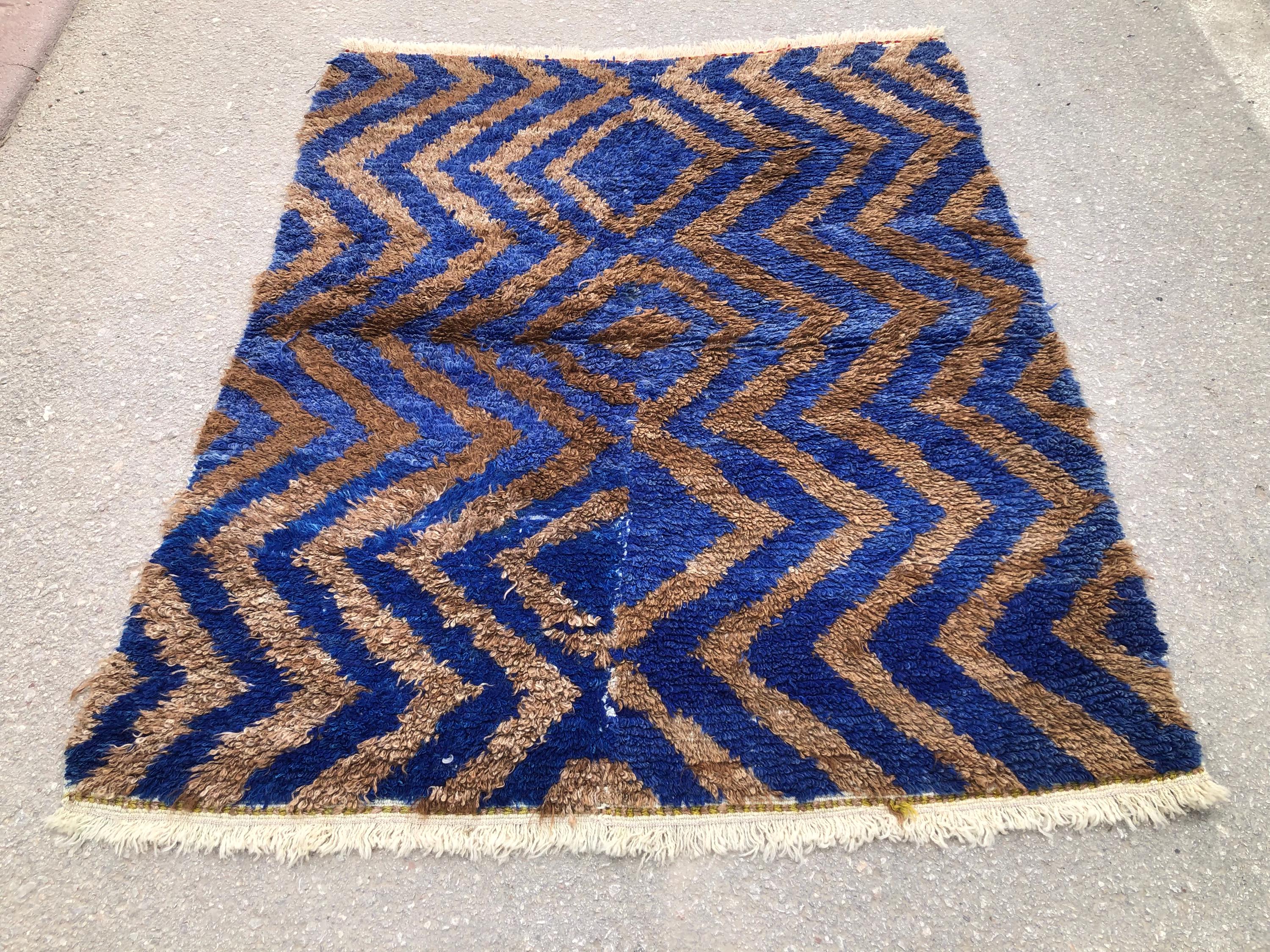 Handwoven Turkish Tulu Rug: Tribal Konya Rug, 4x4'9 ft