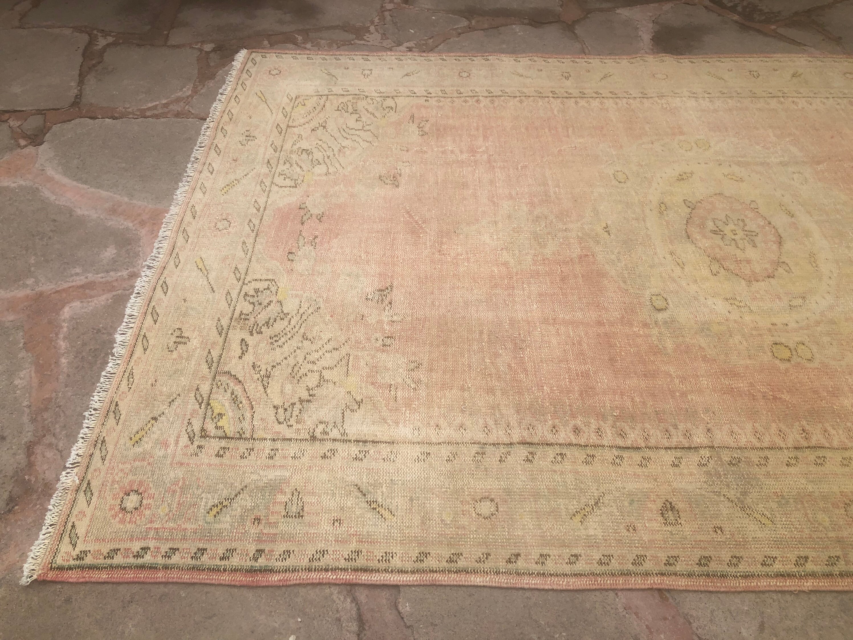 Vintage Oushak Rug: Handwoven Turkish Wool Carpet (6’5x10’1)
