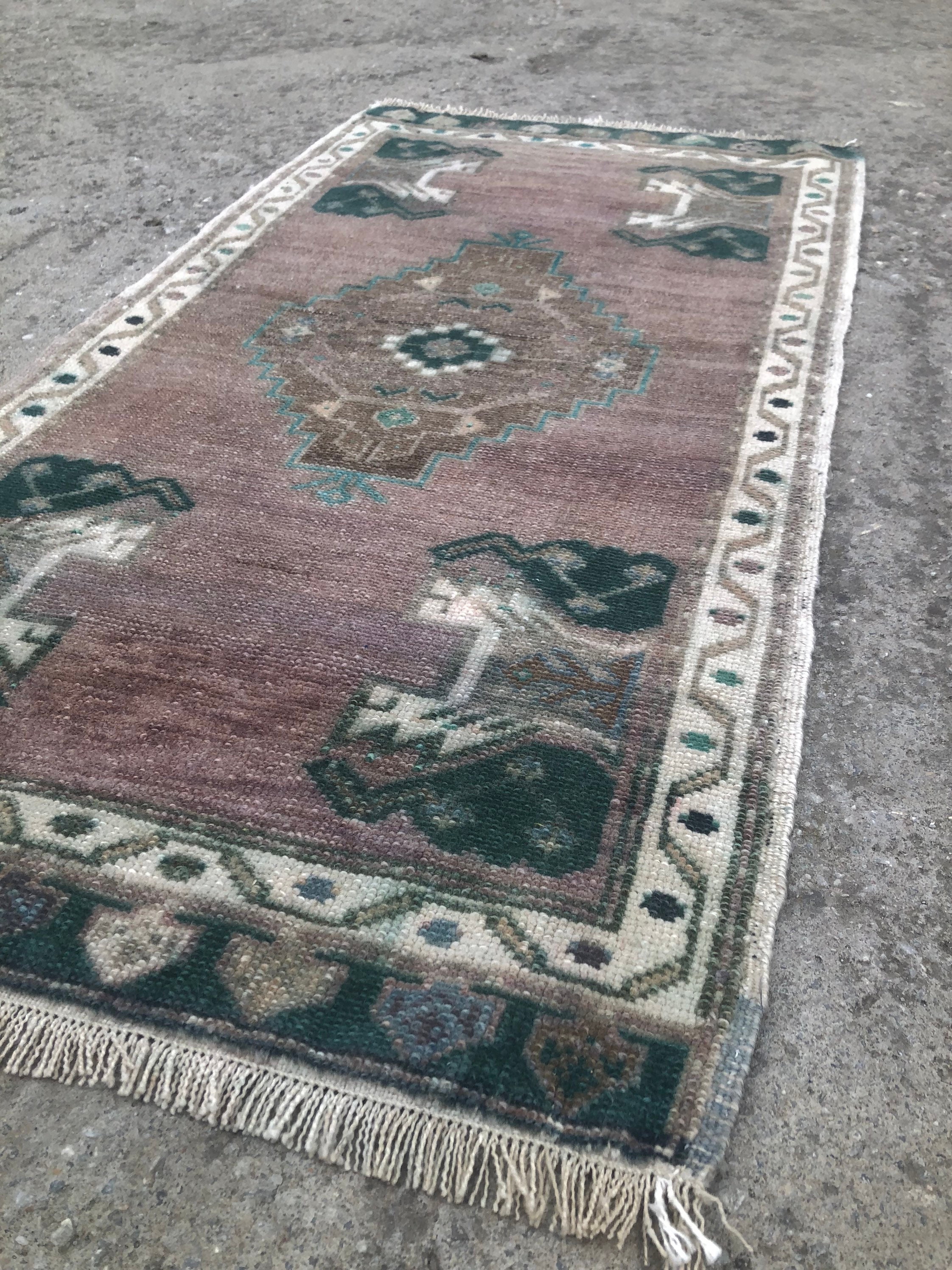 Vintage Turkish Oushak Rug: Small Wool Bohemian Mat (1'9x3’5)