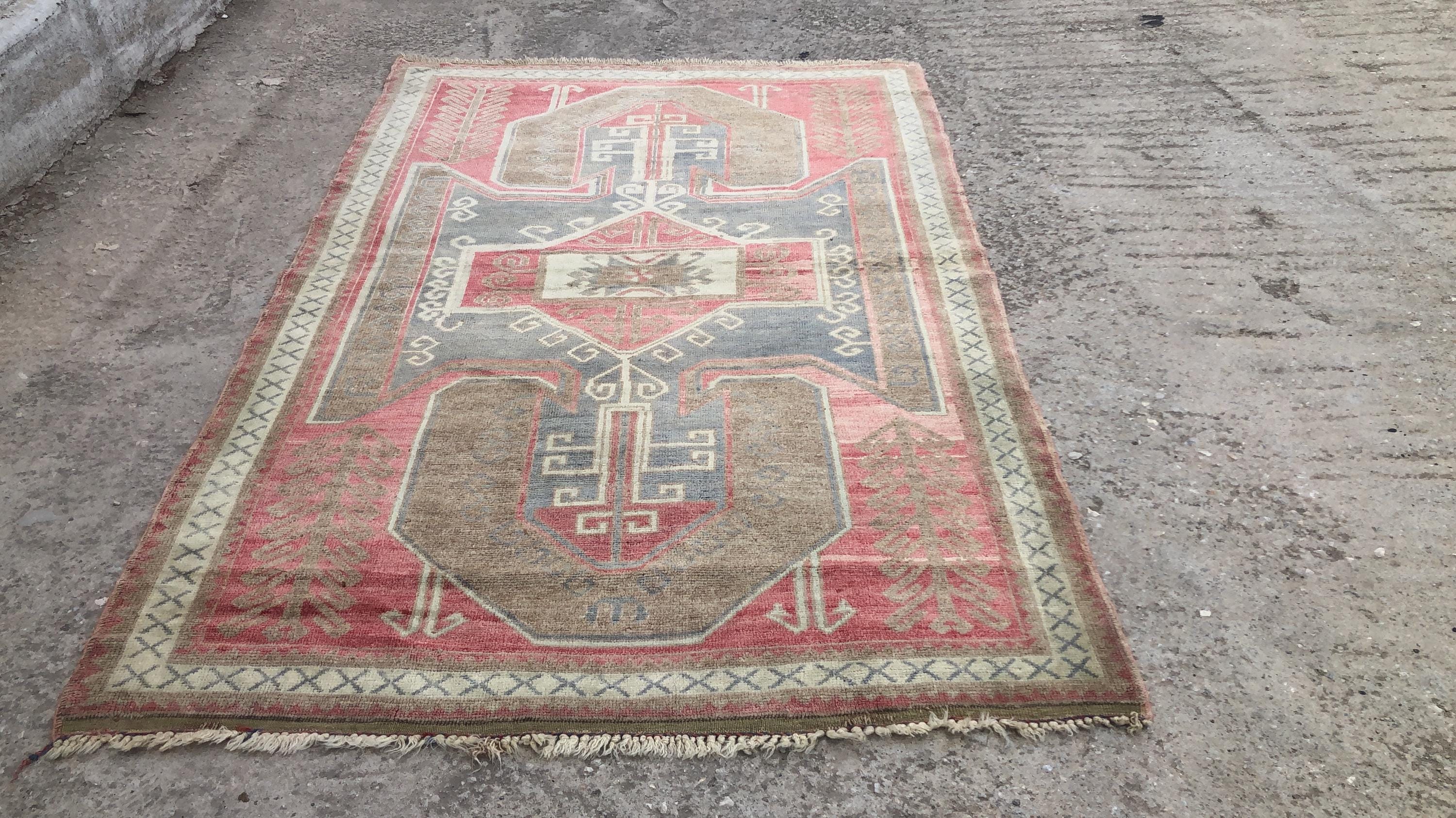 Vintage Turkish Rug, Small Anatolian Carpet, Pink & Gray Accent Rug 2.8x4.8 ft