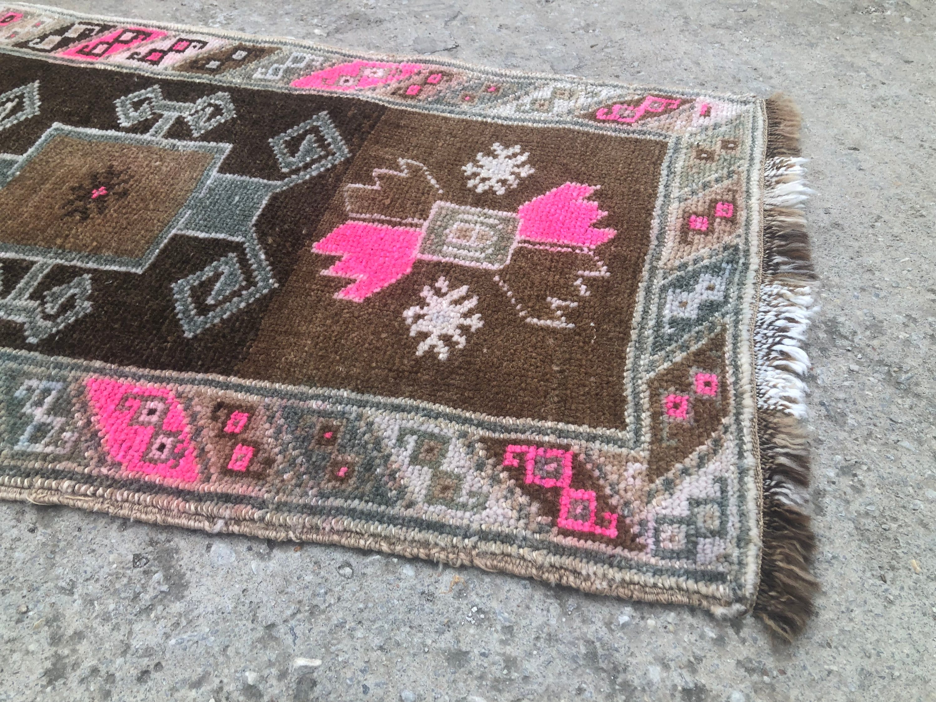 Vintage Turkish Wool Rug: Small Anatolian Door Mat (1’11x3’3)