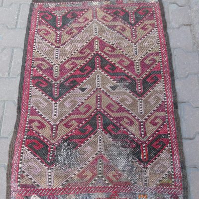 Tribal Rustic Kilim Rug, Small kilim rug, Vintage Turkish kilim rug, Wall Hanging Kilim Rug, 2’3 x 3’3, boho chic kilim rug,small area rug,