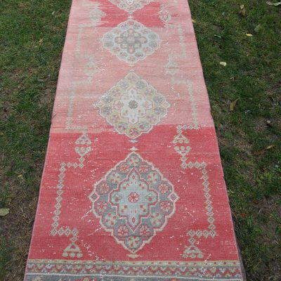 Red Medallion Oushak Carpet Runner Rug, Hallway Runner rug, Vintage Runner Rug, Oushak Decorative Runner Rug, Village Runner Rug, 2’9×10’5