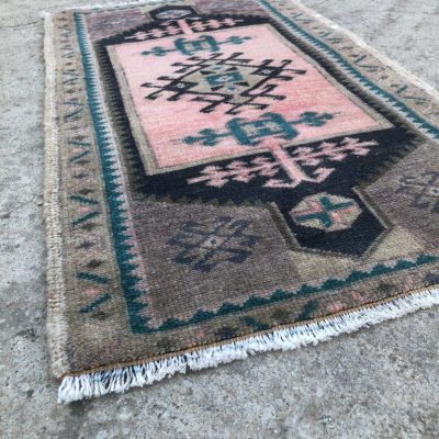 Tribal Ethnic Turkish Rug, Home Decor Rug, Vintage Handwoven Rug, Yastik, Kitchen Rug, Interior Design,Small Turkish Door Mat Rug, 1’7 x 2’9