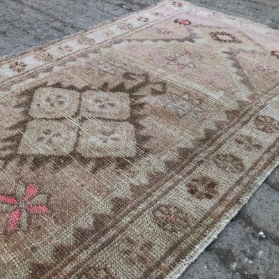 Turkish Oushak Prayer Rug, Vintage Handwoven Anatolian Prayer Rug, Bohemian Turkish Rug, Home Decor Vintage Rug, Muslim Design Rug, 2’7×5’