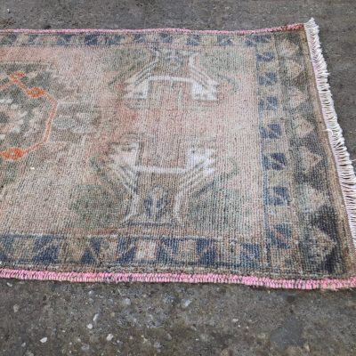 Small Turkish Door Mat Rug, Tribal Ethnic Turkish Rug, Home Decor Rug, Vintage small Rug, Yastik, Kitchen Rug, Interior Design, 1’8 x 3’5